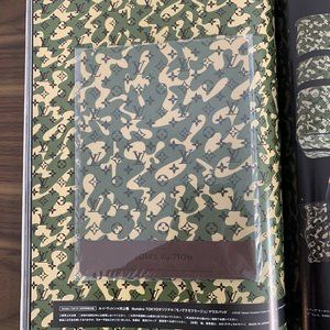 Brand New Murakami x Louis Vuitton Monogramouflage Mousepad
